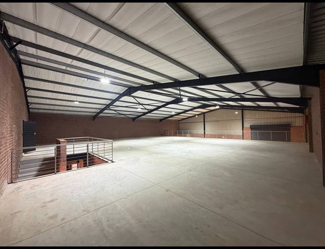 3,800M² WAREHOUSE FOR SALE IN CHLOORKOP